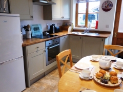 Well equipped kitchen for self-catering
