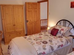 Twin bedroom (link to make 6' x 6' bed) with countryside views